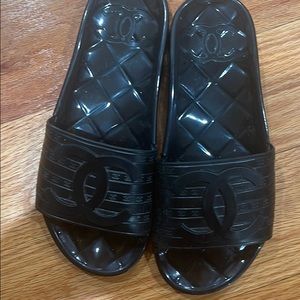 Chanel slides
